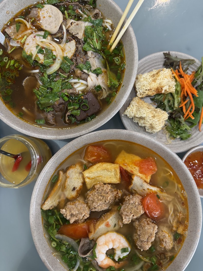 Huong Giang photo 1